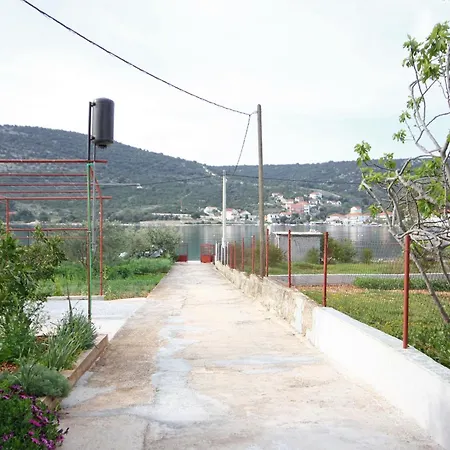 Διαμέρισμα By The Sea Vinisce, Trogir - 10006 Marina