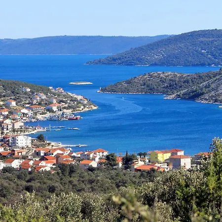 By The Sea Vinisce, Trogir - 10006 * Marina